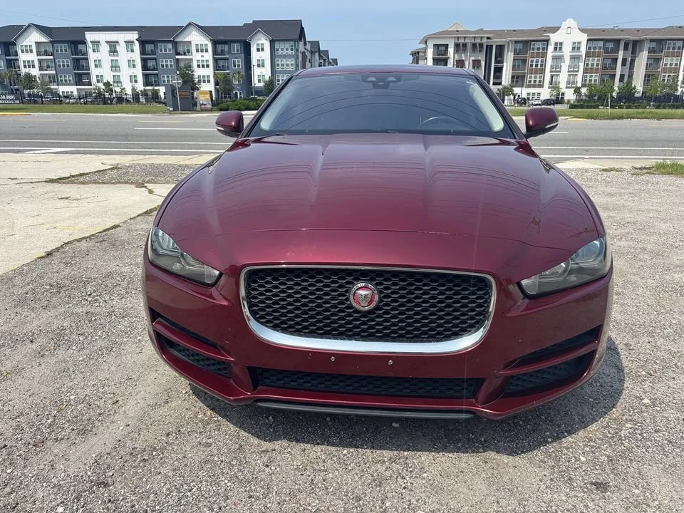 2017 Jaguar XE - Image 3 of 15