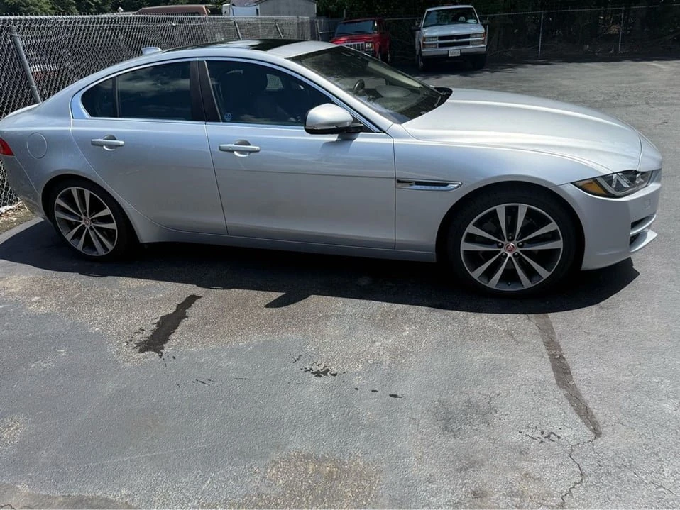 2017 Jaguar XE - Image 2 of 14