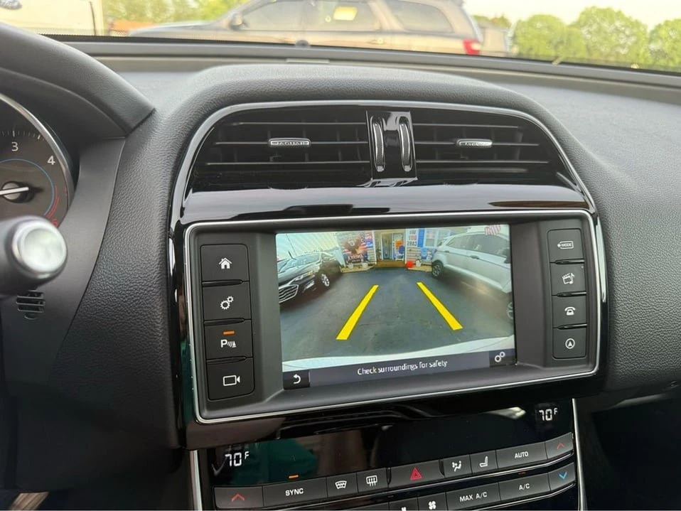 2017 Jaguar XE - Image 12 of 14
