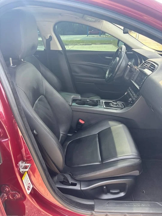2017 Jaguar XE - Image 11 of 15