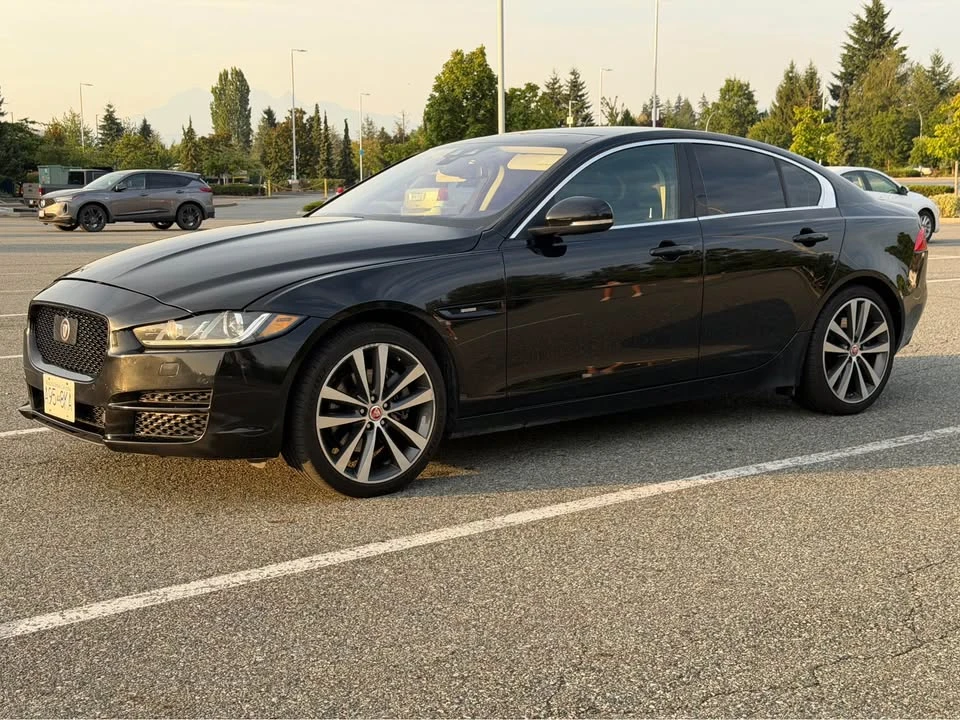 2017 Jaguar XE - Image 12 of 12