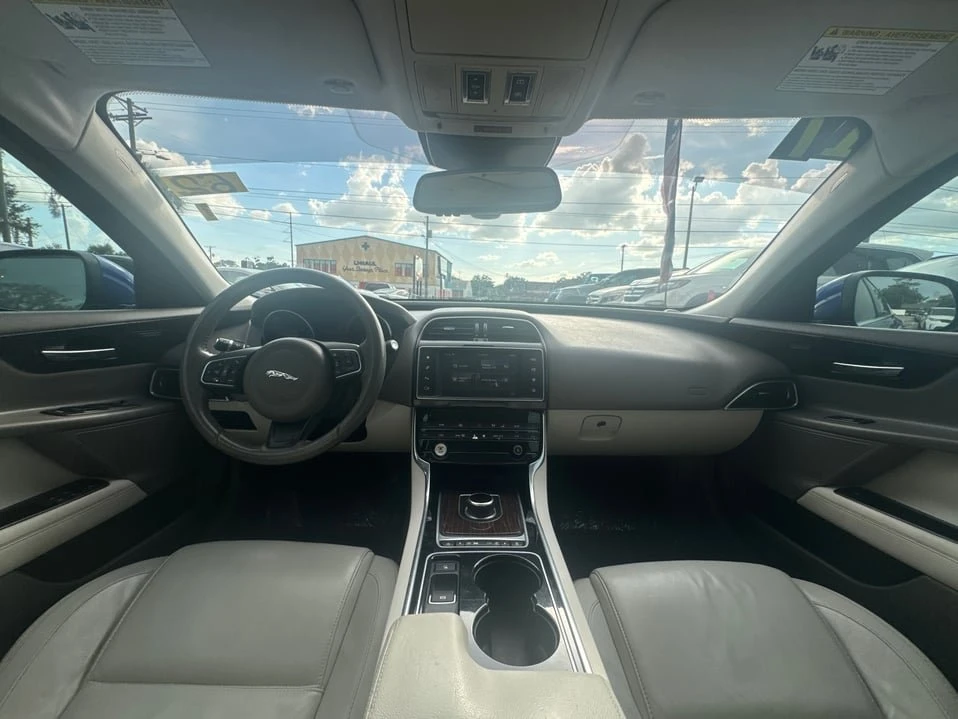 2017 Jaguar XE - Image 18 of 20