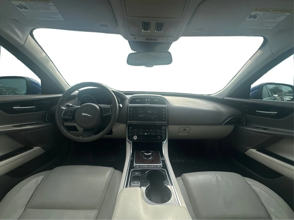 2017 Jaguar XE - Image 19 of 20