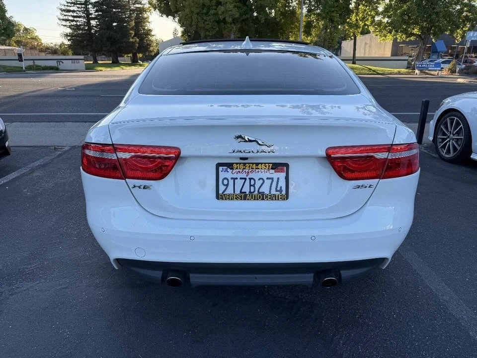 2017 Jaguar XE - Image 4 of 19