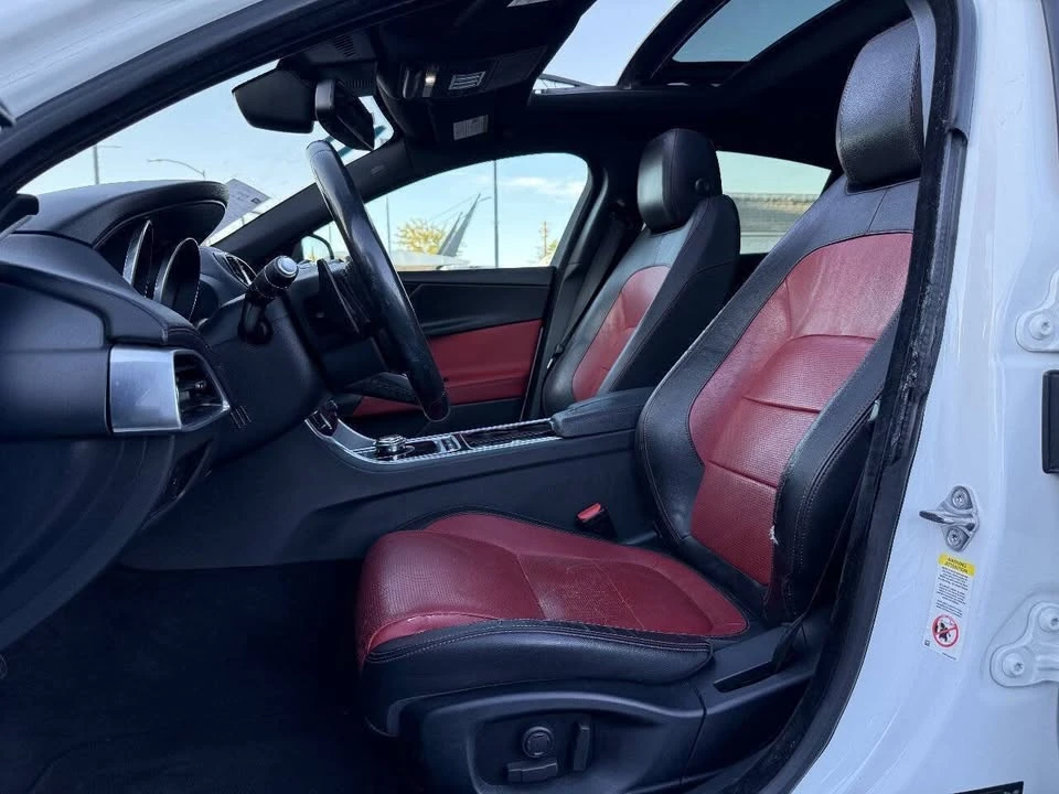 2017 Jaguar XE - Image 11 of 19