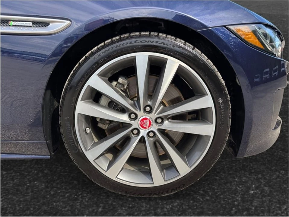 2017 Jaguar XE - Image 13 of 20