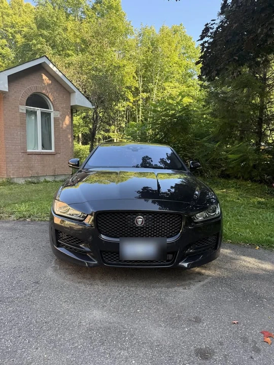 2017 Jaguar XE - Image 2 of 8
