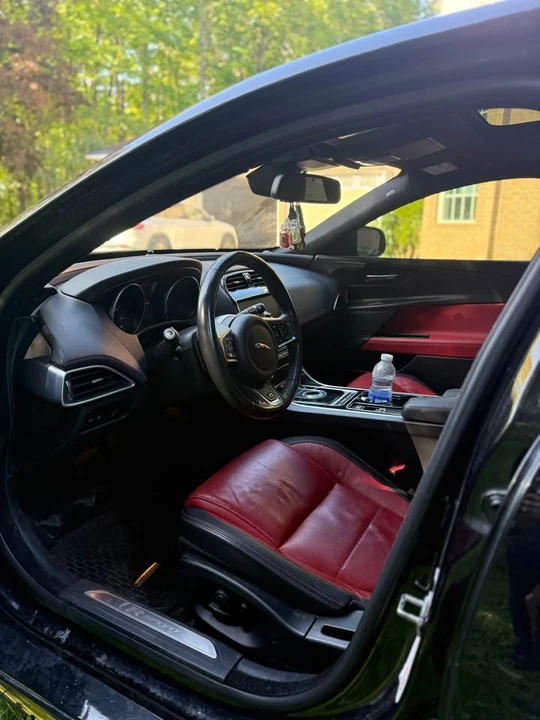 2017 Jaguar XE - Image 4 of 8