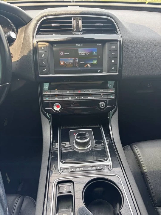 2017 Jaguar XE - Image 15 of 15