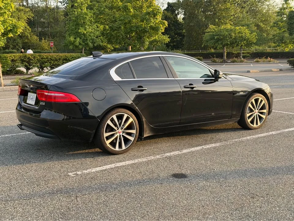 2017 Jaguar XE - Image 3 of 12