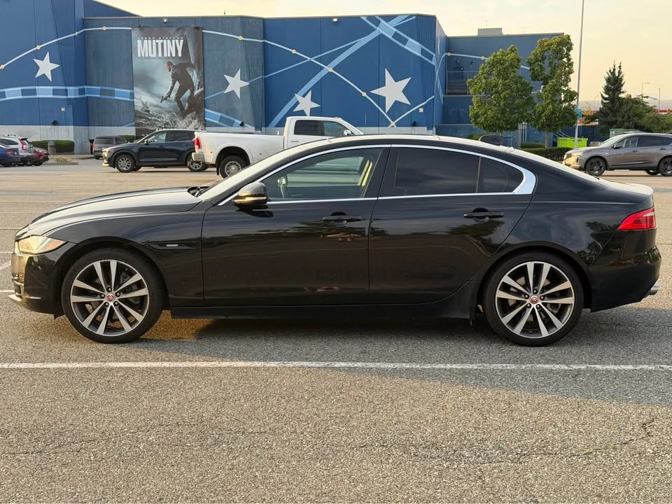2017 Jaguar XE - Image 6 of 12