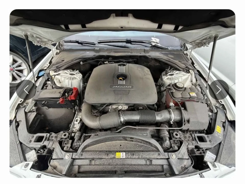2017 Jaguar XE - Image 4 of 4