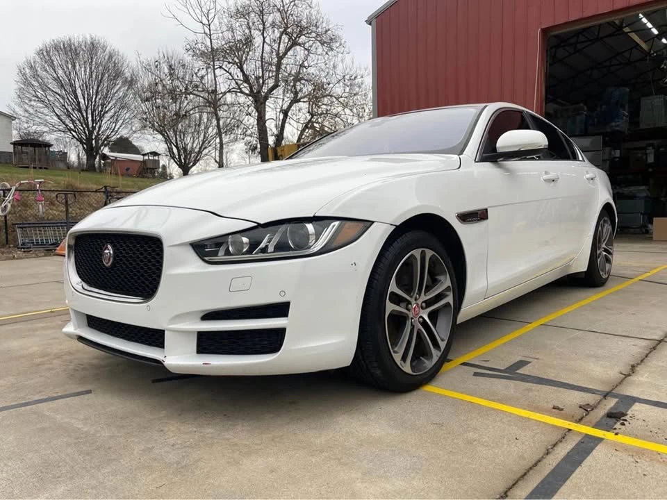 2017 Jaguar XE - Image 7 of 9