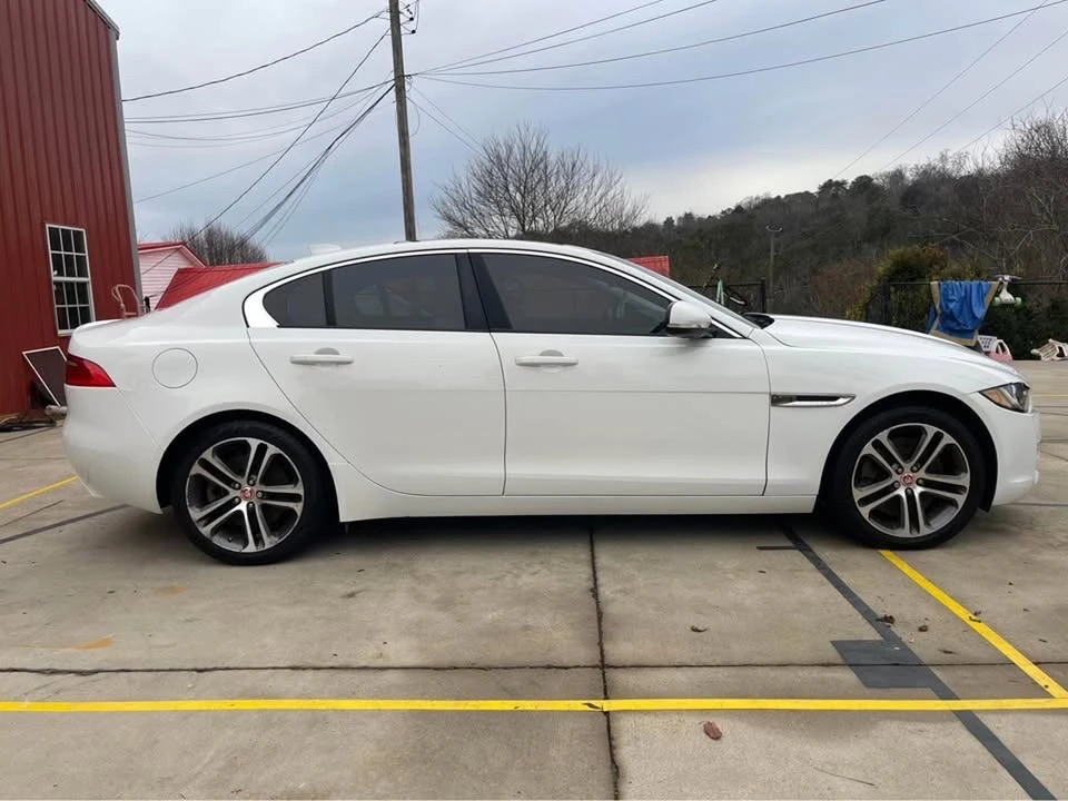 2017 Jaguar XE - Image 2 of 9