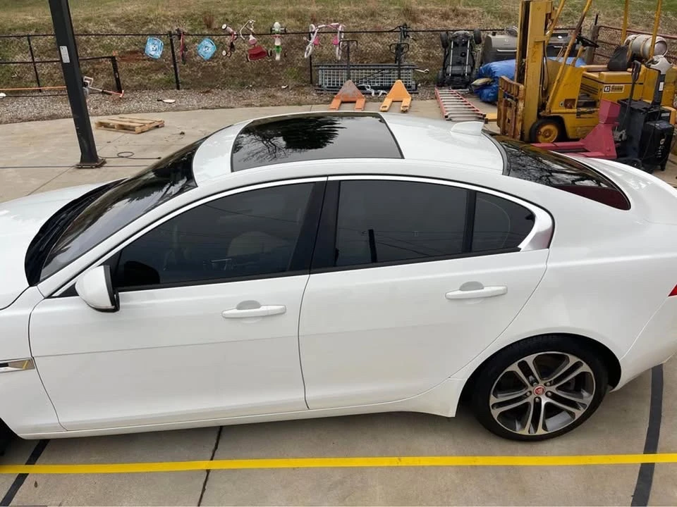 2017 Jaguar XE - Image 8 of 9