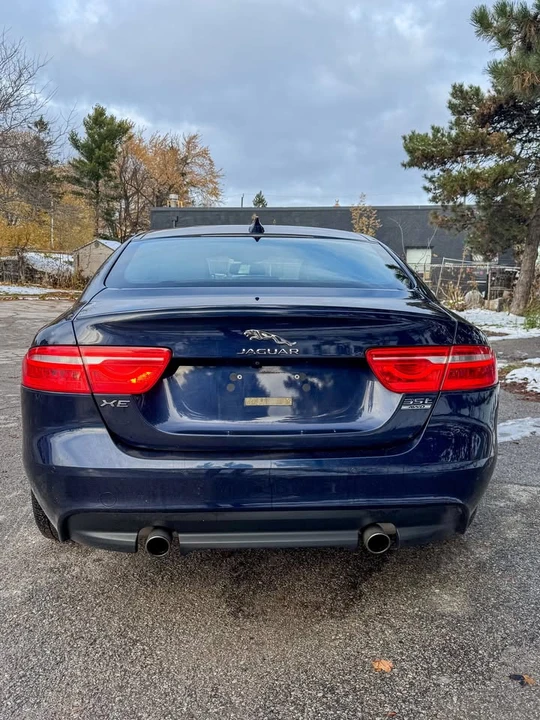 2017 Jaguar XE - Image 6 of 6