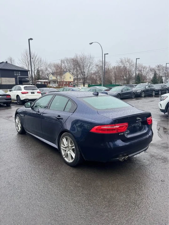 2017 Jaguar XE - Image 4 of 10