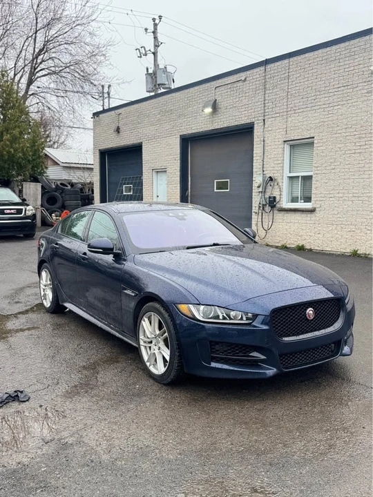 2017 Jaguar XE - Image 2 of 10