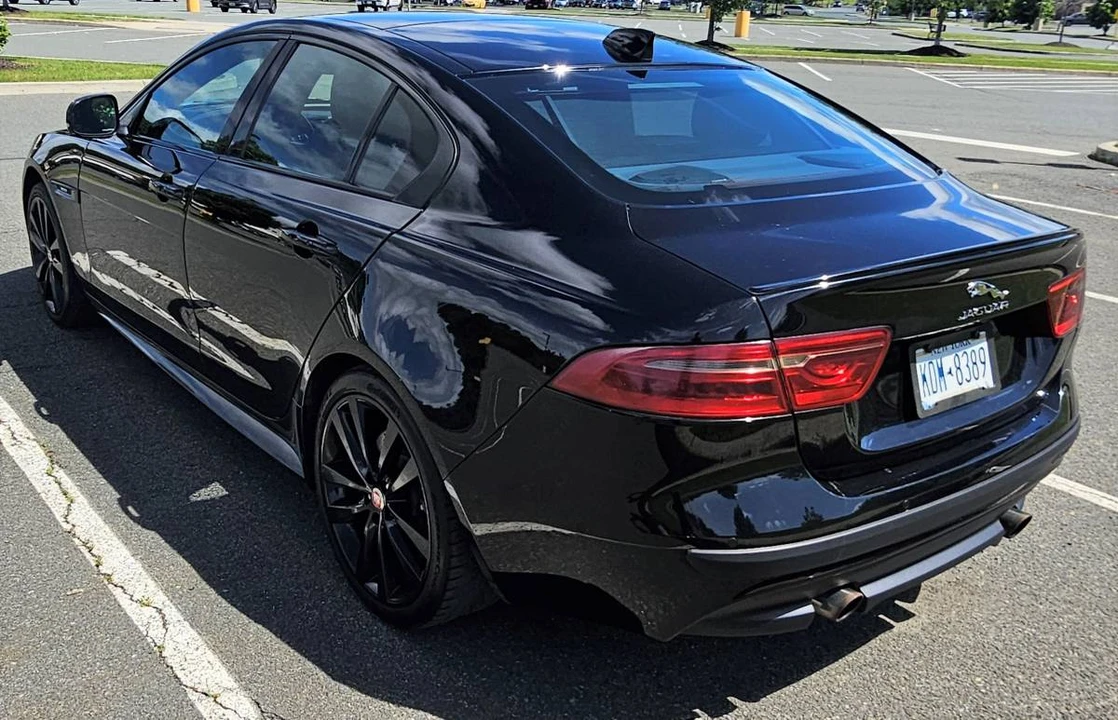 2017 Jaguar XE - Image 9 of 23