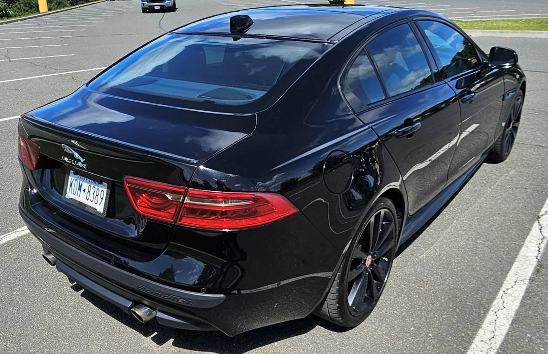 2017 Jaguar XE - Image 7 of 23