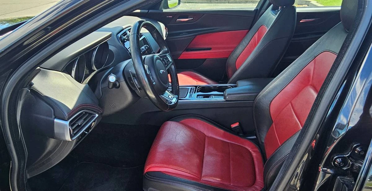 2017 Jaguar XE - Image 12 of 23