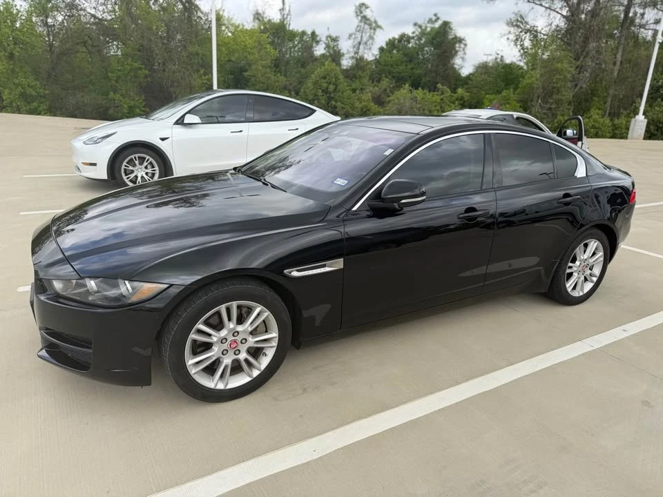 2017 Jaguar XE - Image 2 of 10