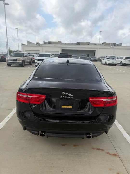2017 Jaguar XE - Image 3 of 10