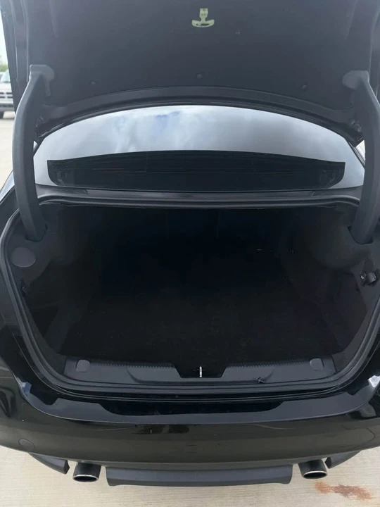 2017 Jaguar XE - Image 6 of 10