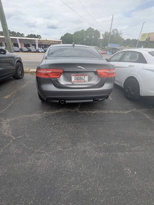 2017 Jaguar XE - Image 5 of 5