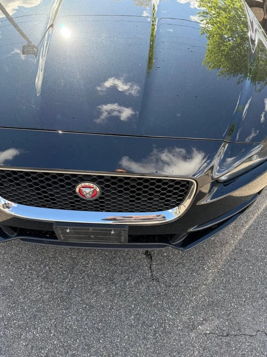 2017 Jaguar XE - Image 2 of 8