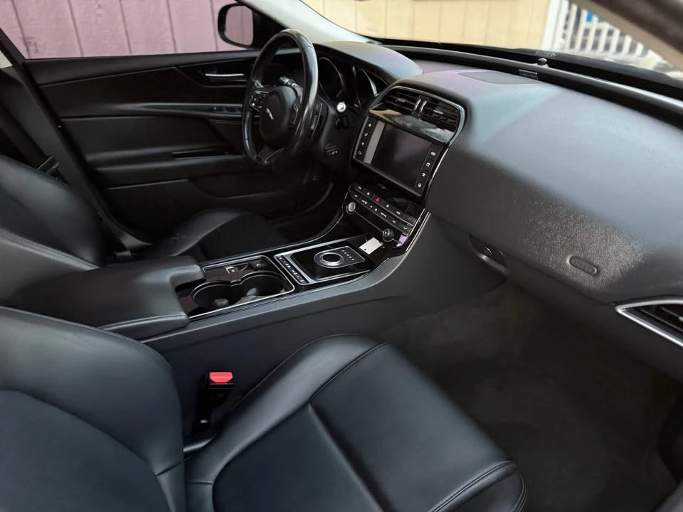 2017 Jaguar XE - Image 2 of 19