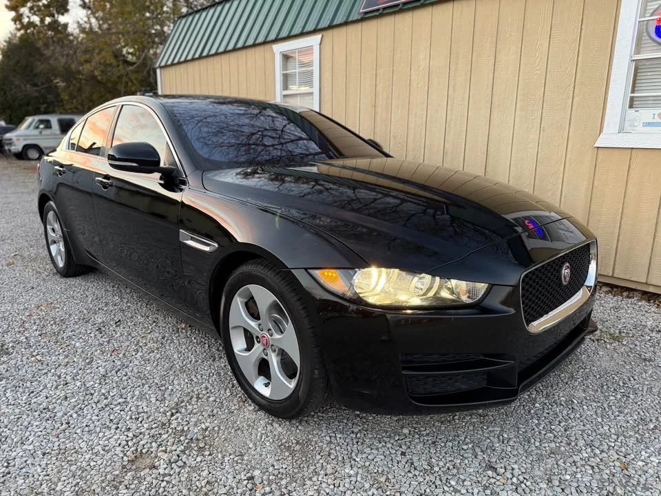 2017 Jaguar XE - Image 13 of 19