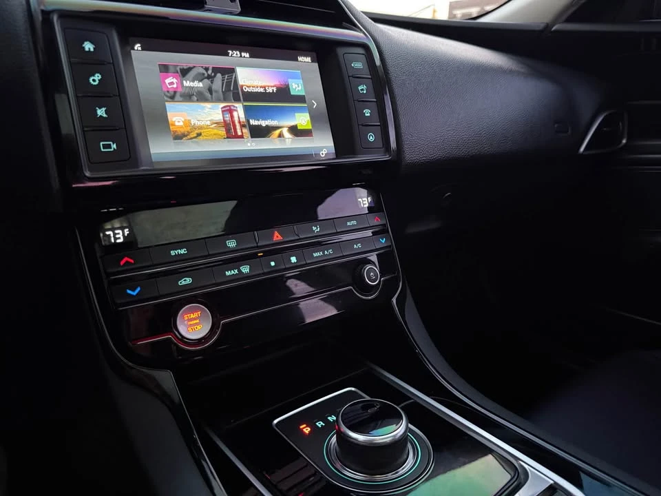 2017 Jaguar XE - Image 6 of 19