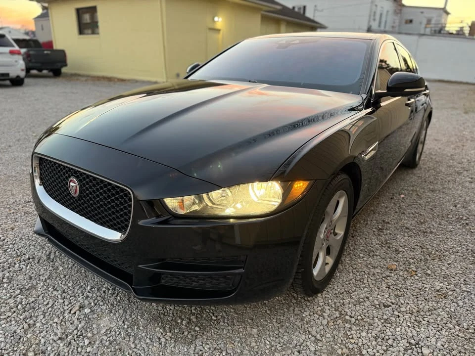 2017 Jaguar XE - Image 16 of 19