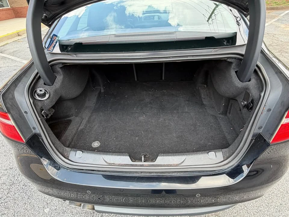 2017 Jaguar XE - Image 13 of 15