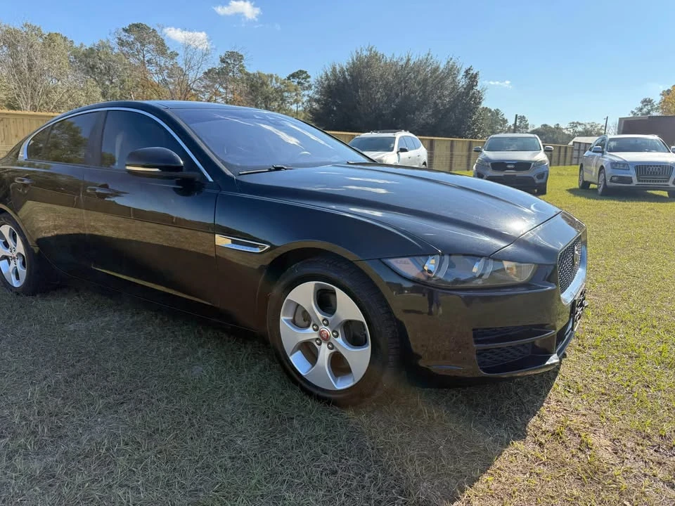 2017 Jaguar XE - Image 3 of 18