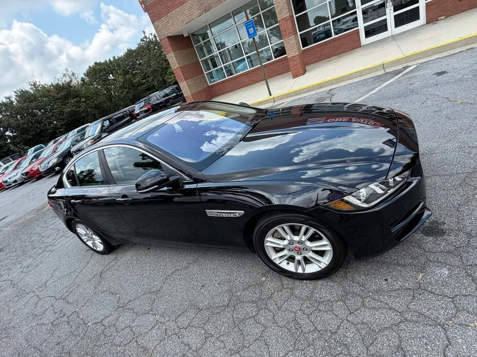 2017 Jaguar XE - Image 4 of 15
