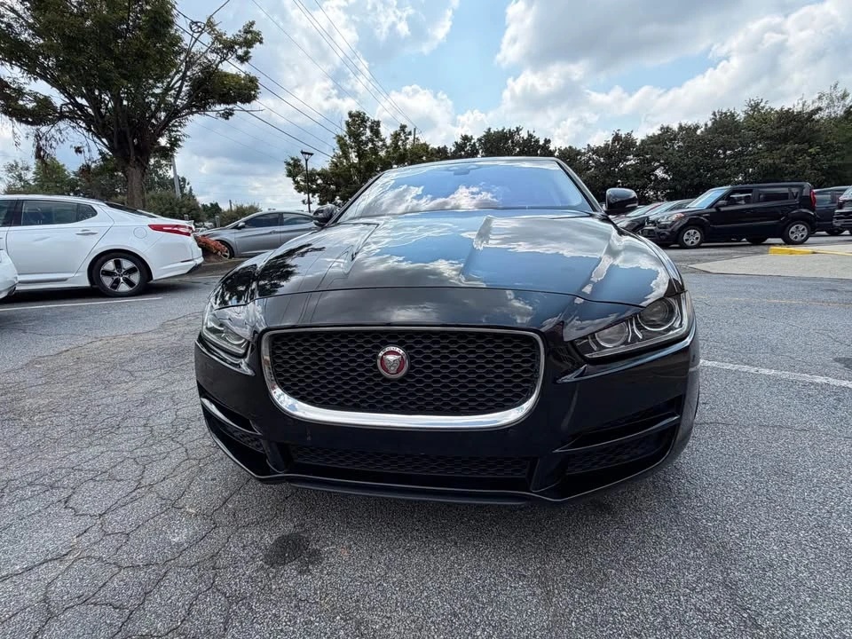 2017 Jaguar XE - Image 3 of 15