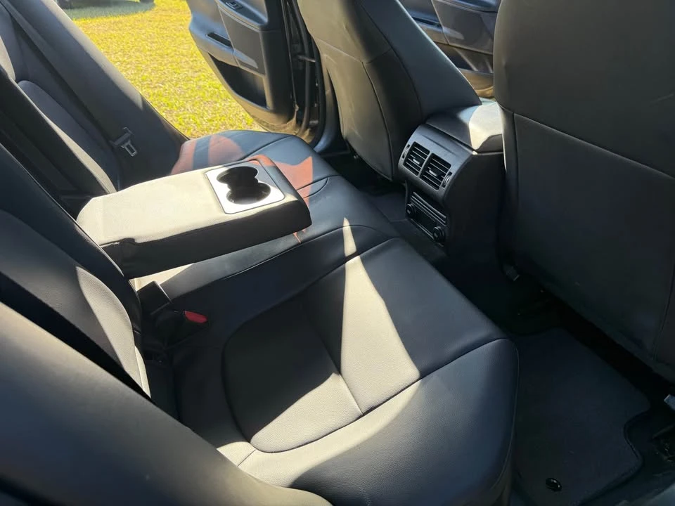 2017 Jaguar XE - Image 11 of 18