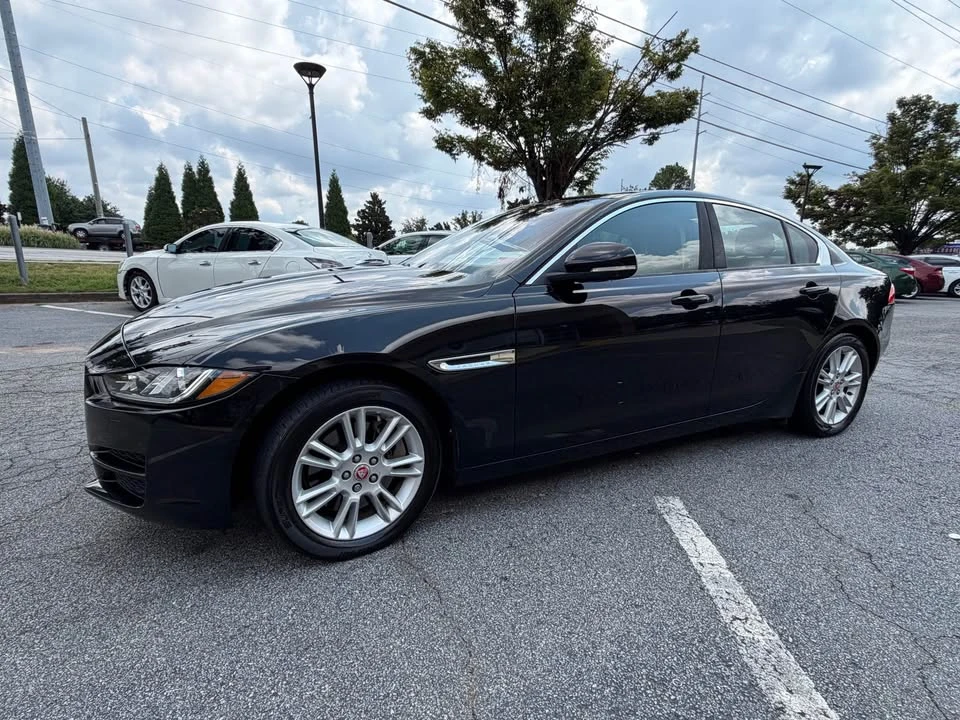 2017 Jaguar XE - Image 12 of 15