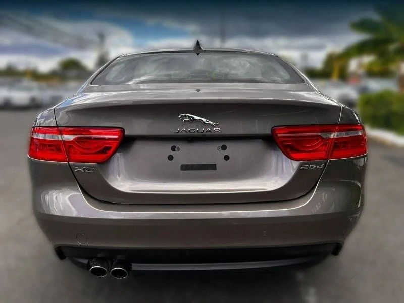 2017 Jaguar XE - Image 4 of 20
