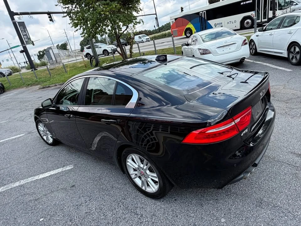 2017 Jaguar XE - Image 14 of 15