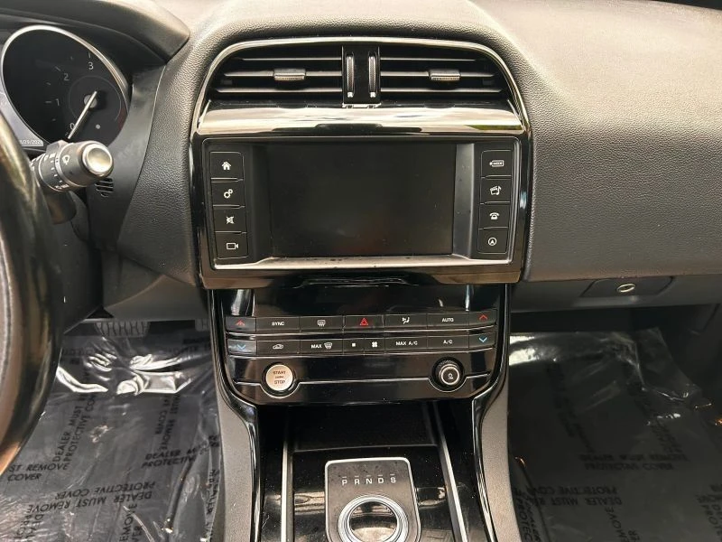 2017 Jaguar XE - Image 12 of 20
