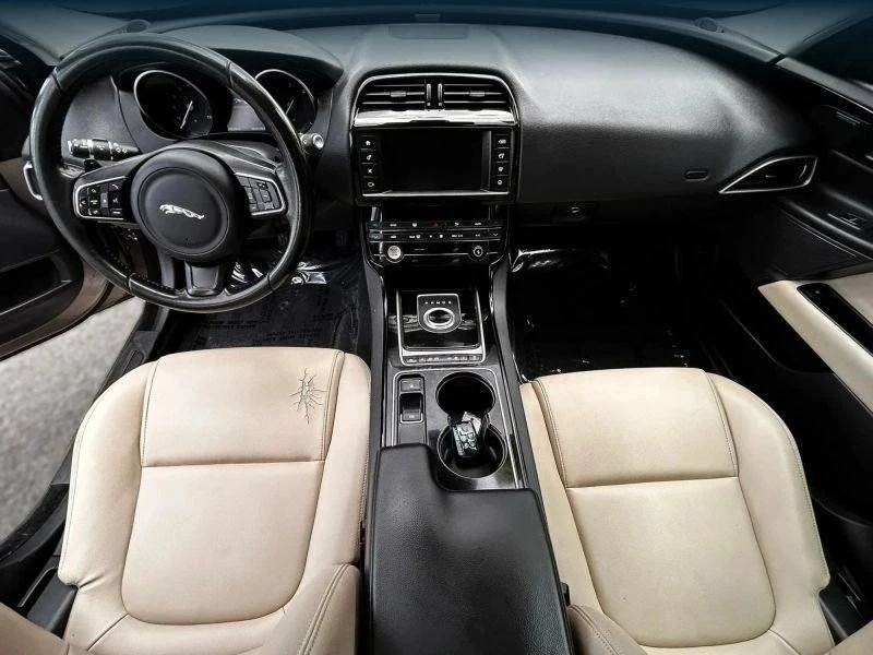 2017 Jaguar XE - Image 10 of 20