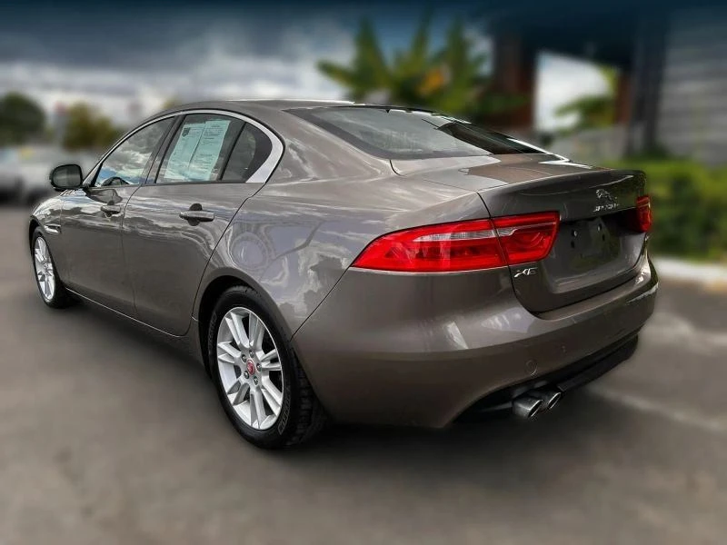 2017 Jaguar XE - Image 3 of 20