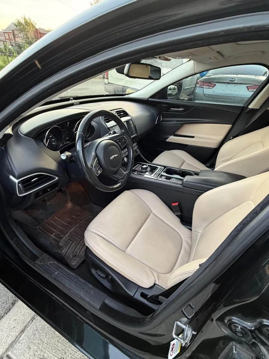 2017 Jaguar XE - Image 12 of 17