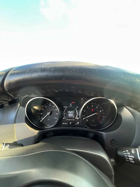 2017 Jaguar XE - Image 3 of 4