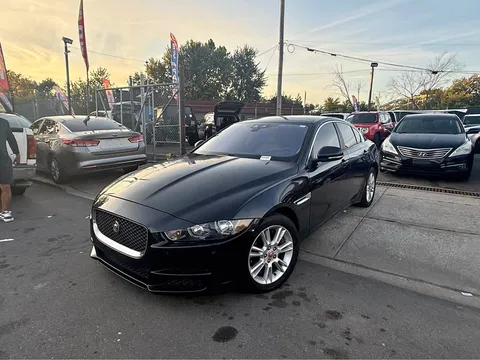 2017 Jaguar XE XE 20d Premium Sedan 4D