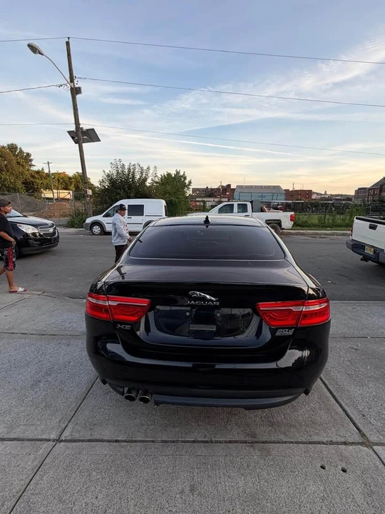 2017 Jaguar XE - Image 8 of 16