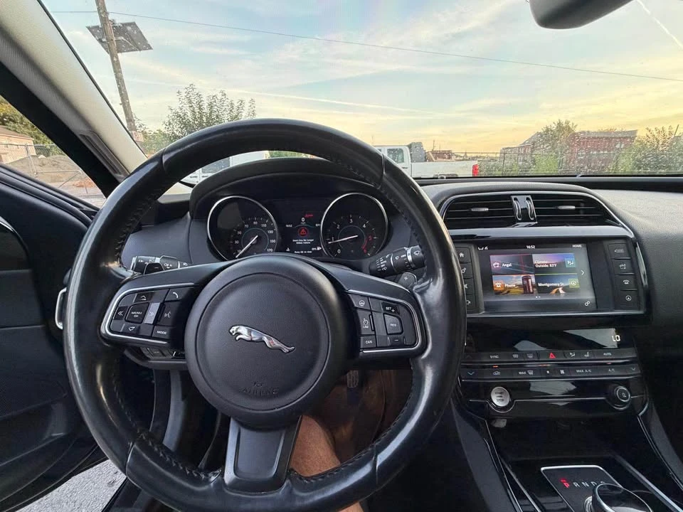 2017 Jaguar XE - Image 2 of 16